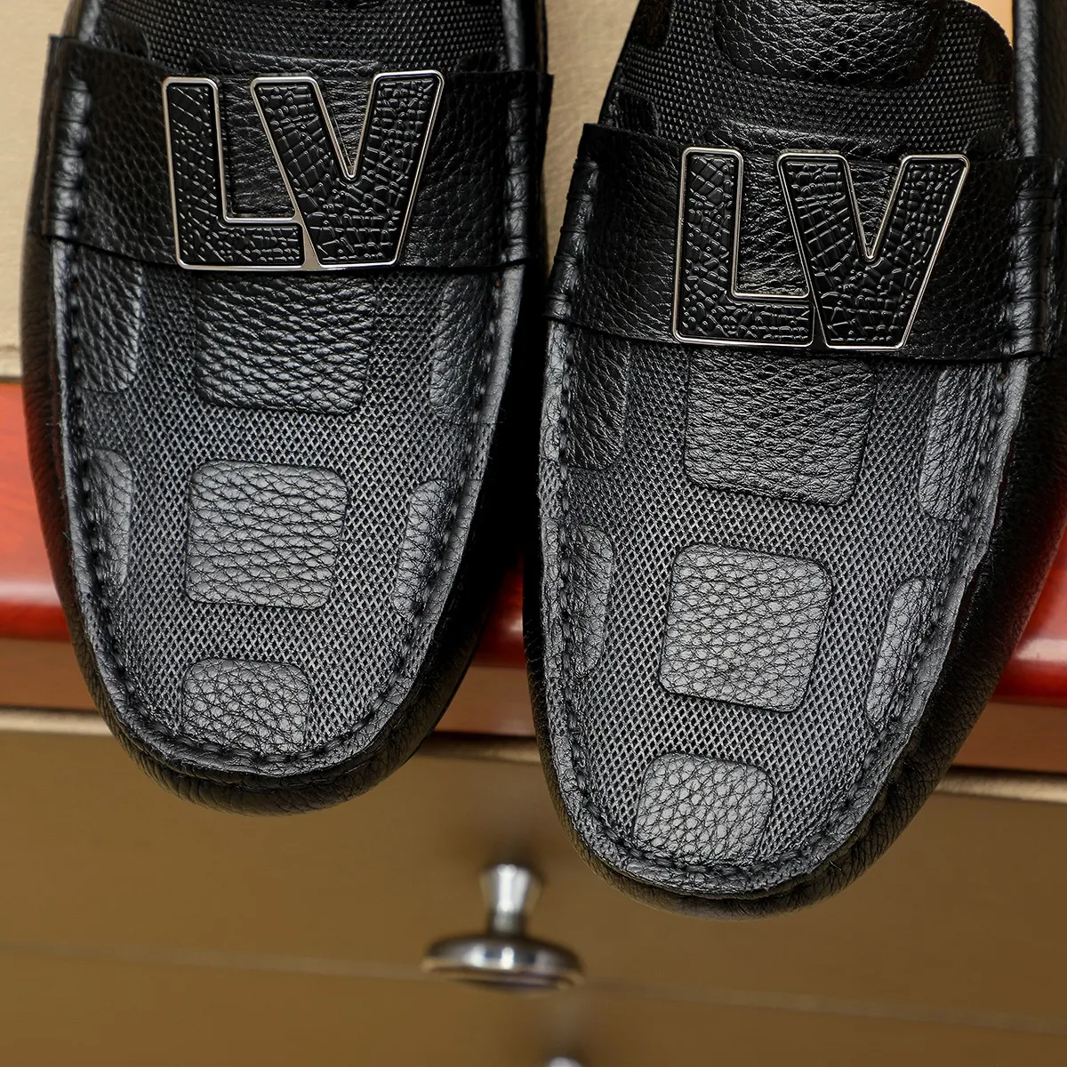 Men's shoes 💰360 💰 LV Louis Vuitton's top-quality Peaches men's shoes 💯Original copy of the official website, the upper is made of imported official website 1:1 material ❌Italian 🇮🇹 cowhide surface, imported pigskin lining. It’s definitely not made with ordinary craftsmanship, it’s the model used by celebrities! The factory’s craftsmanship is designed to create the most perfect shoes for trendy men! Colors available! 38-44 yards